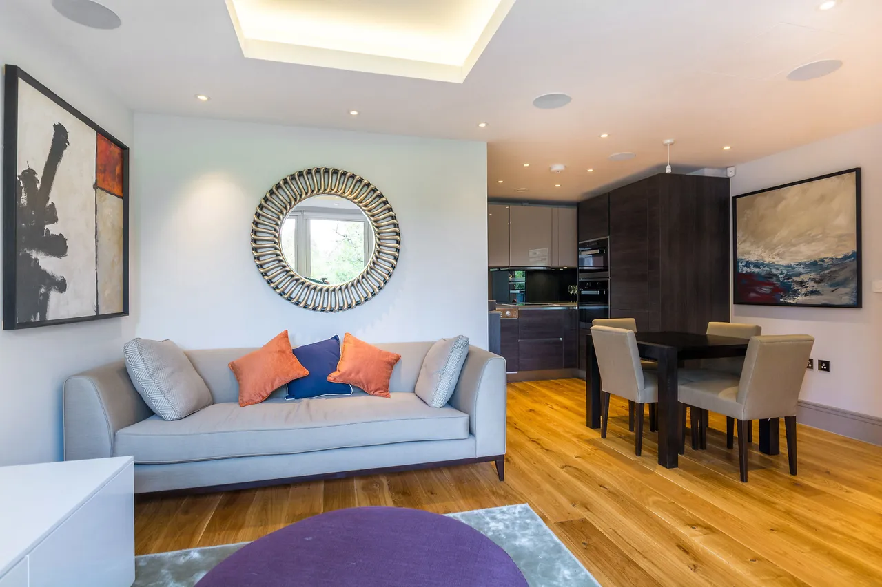7 Searle House, Cecil Grove, London, photo 8