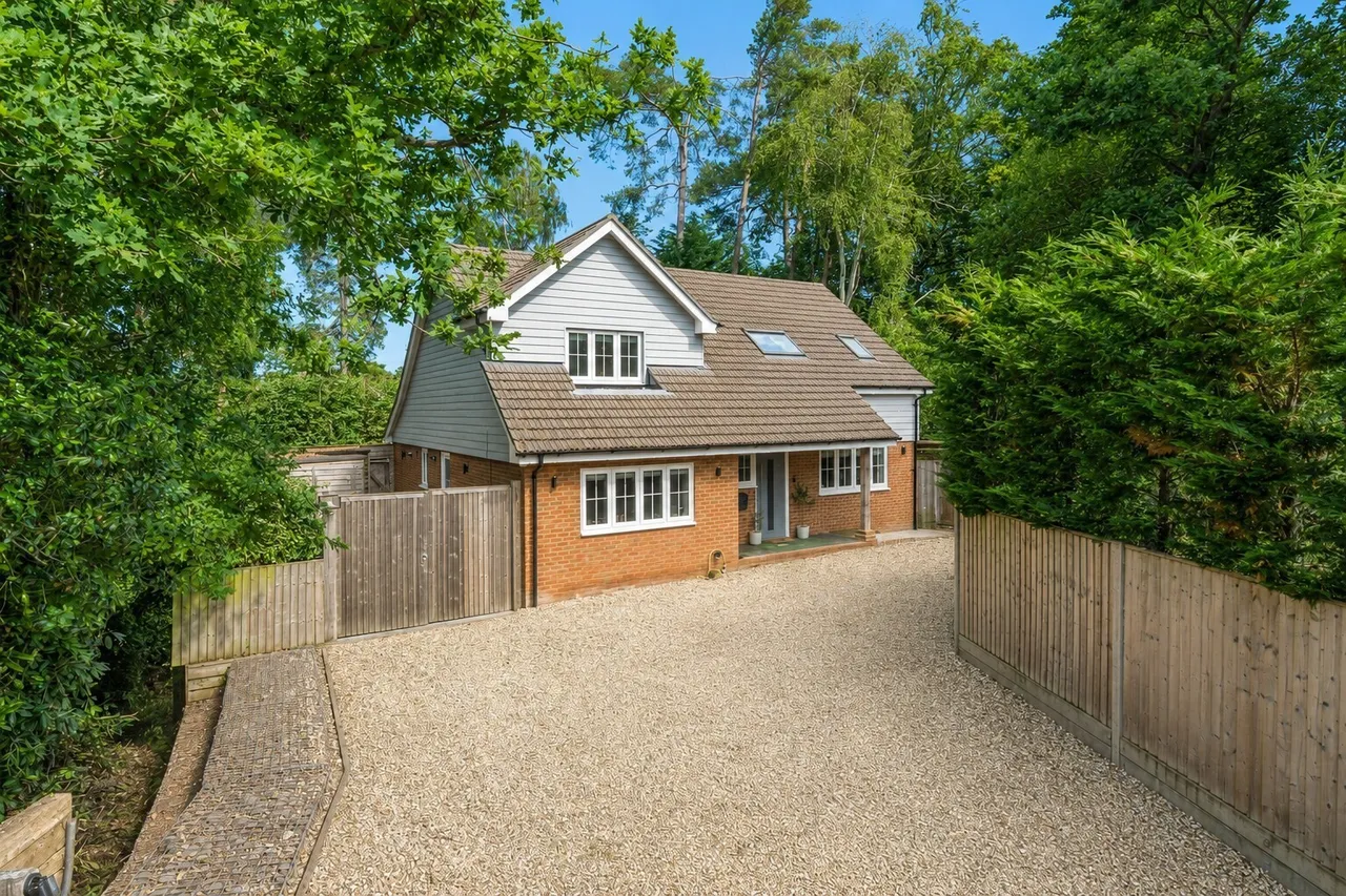 4 bed house for sale, Award Road, Fleet, GU52