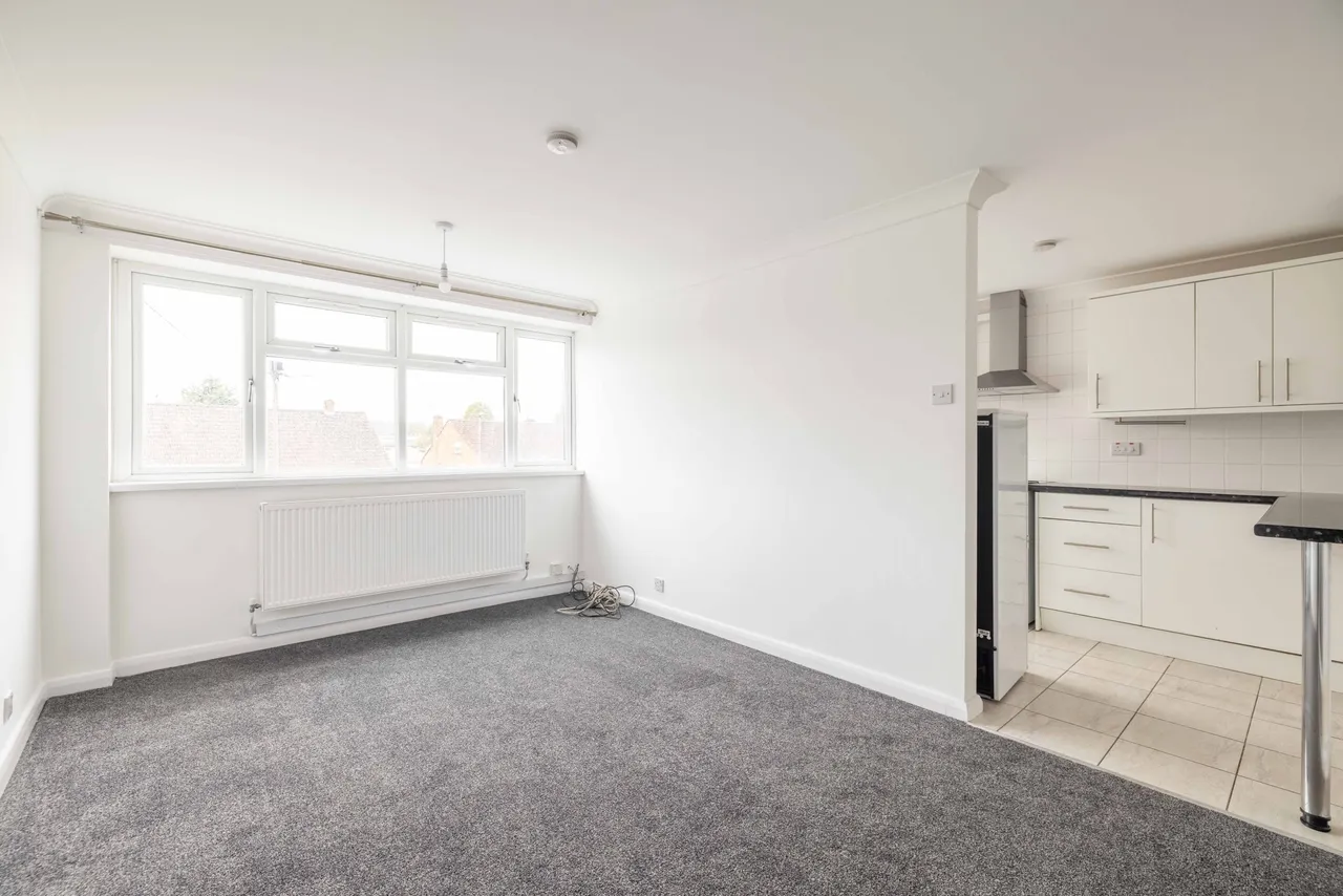 2 bed flat to rent — Longmead, Windsor, Berkshire, SL4 5QB