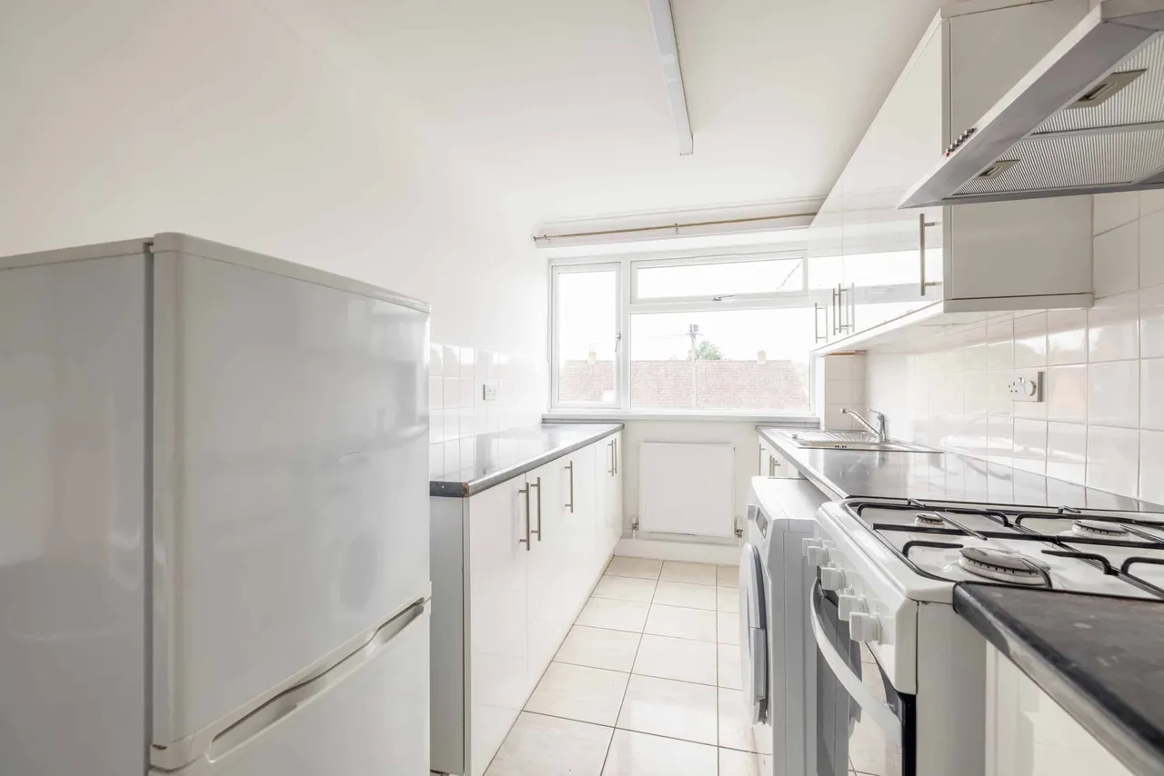 Longmead, Windsor, Berkshire, SL4 5QB, photo 2