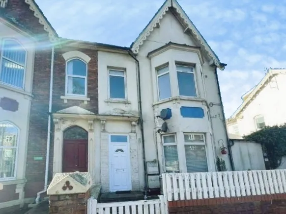 2 bed flat to rent, Park Lane, Swindon, SN1