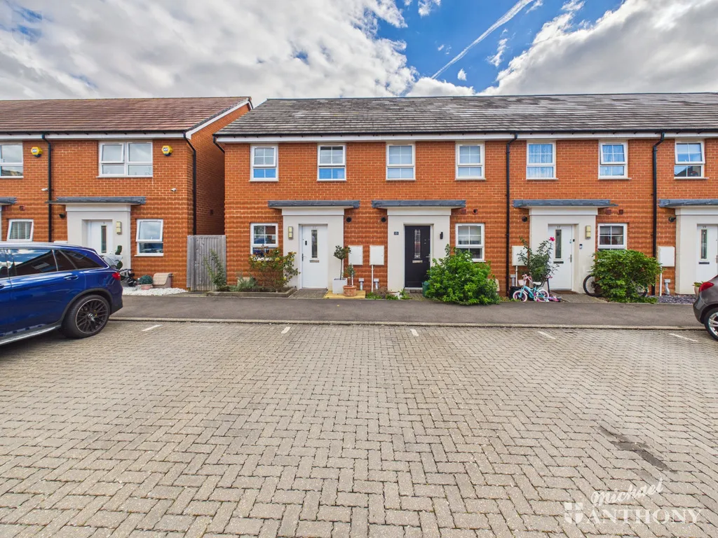 2 bed house for sale, Darter Street, Broughton, HP22