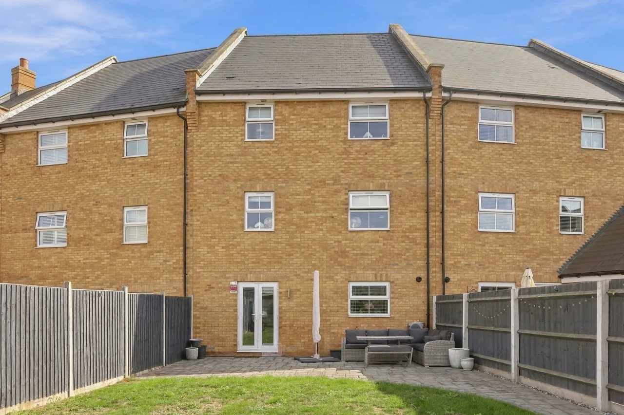School Avenue, Dunton Fields, SS15, photo 18