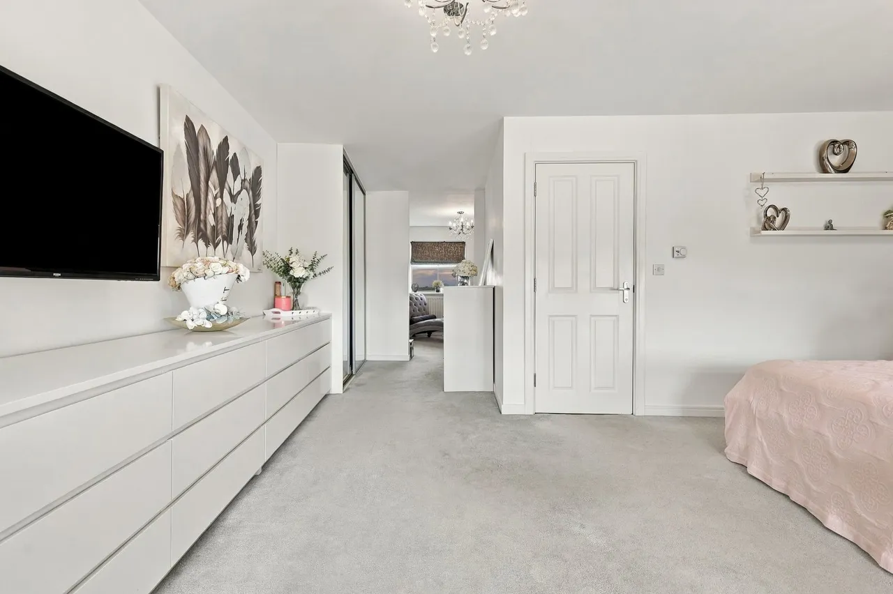 School Avenue, Dunton Fields, SS15, photo 24
