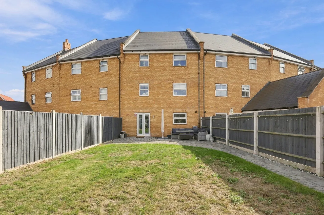 School Avenue, Dunton Fields, SS15, photo 17