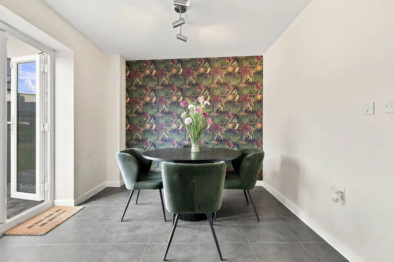 School Avenue, Dunton Fields, SS15, photo 13
