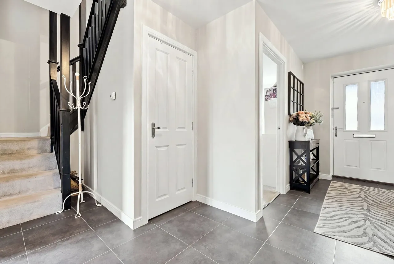 School Avenue, Dunton Fields, SS15, photo 3