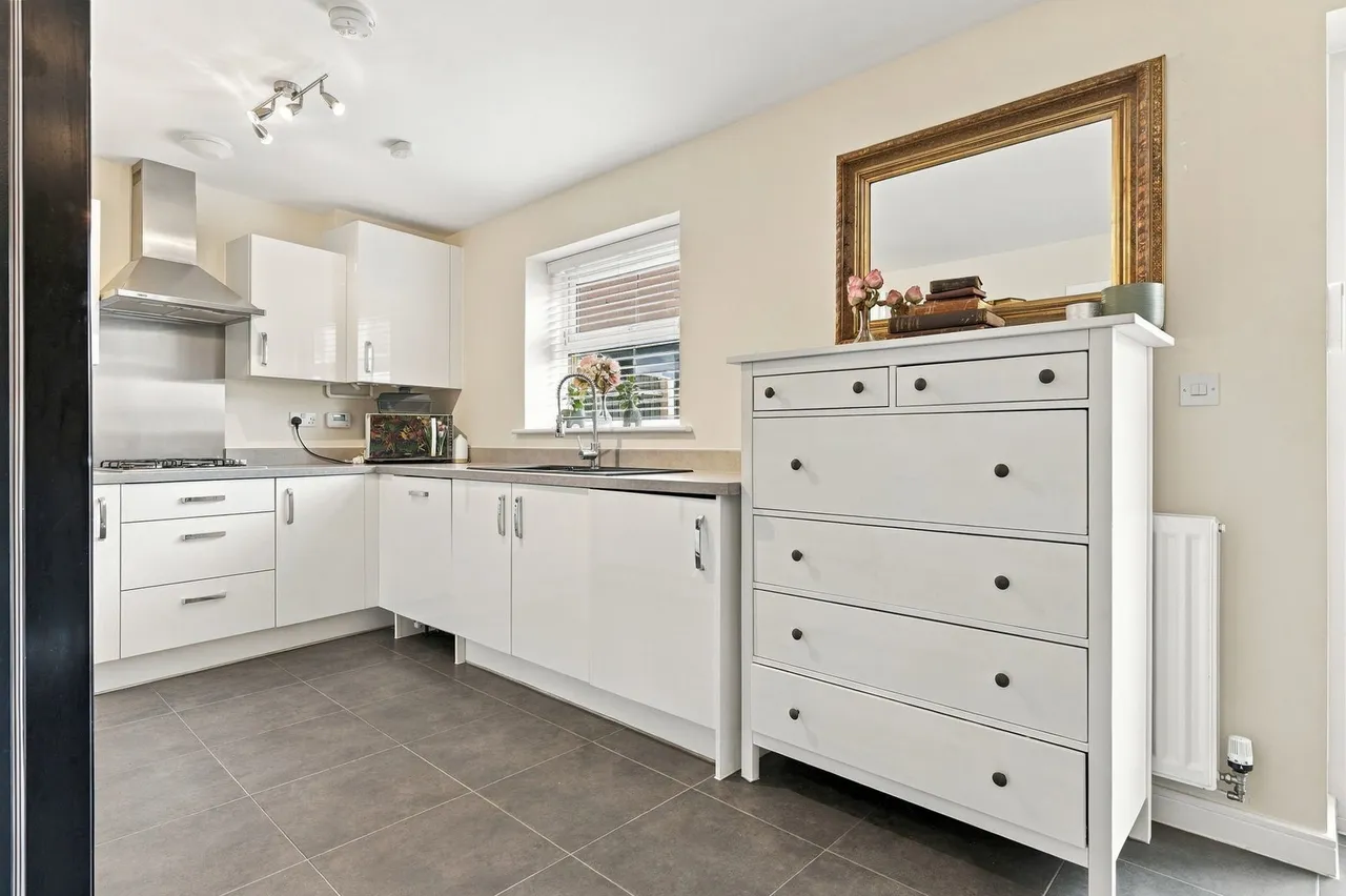 School Avenue, Dunton Fields, SS15, photo 12