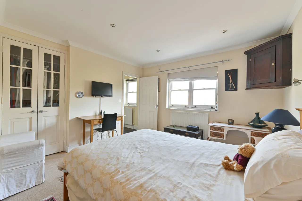 2 Woodlands Terrace, Rodenhurst Road, London, photo 9