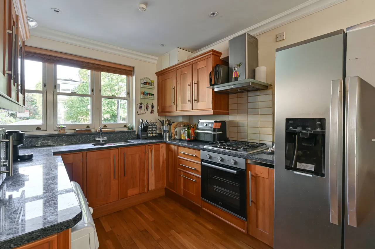 2 Woodlands Terrace, Rodenhurst Road, London, photo 7