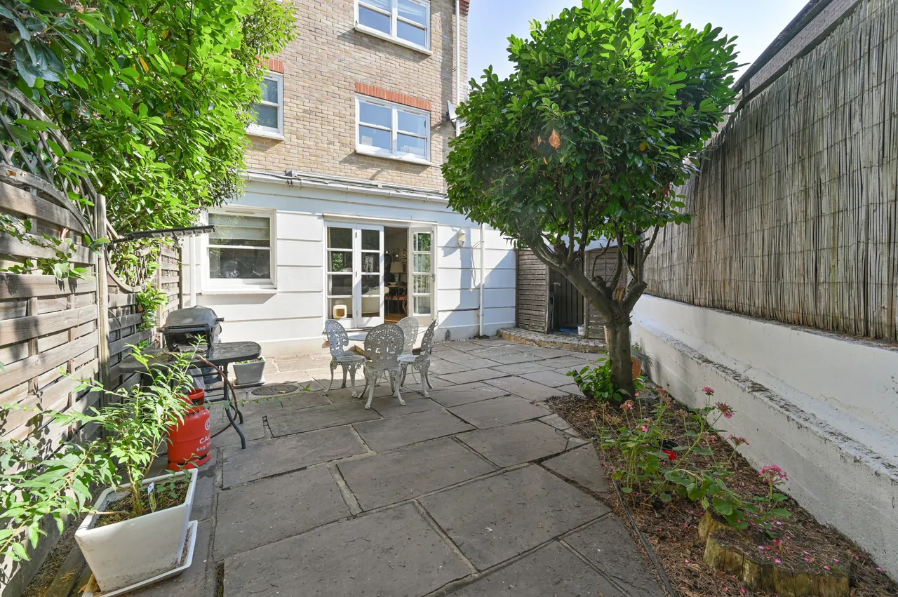 2 Woodlands Terrace, Rodenhurst Road, London, photo 6