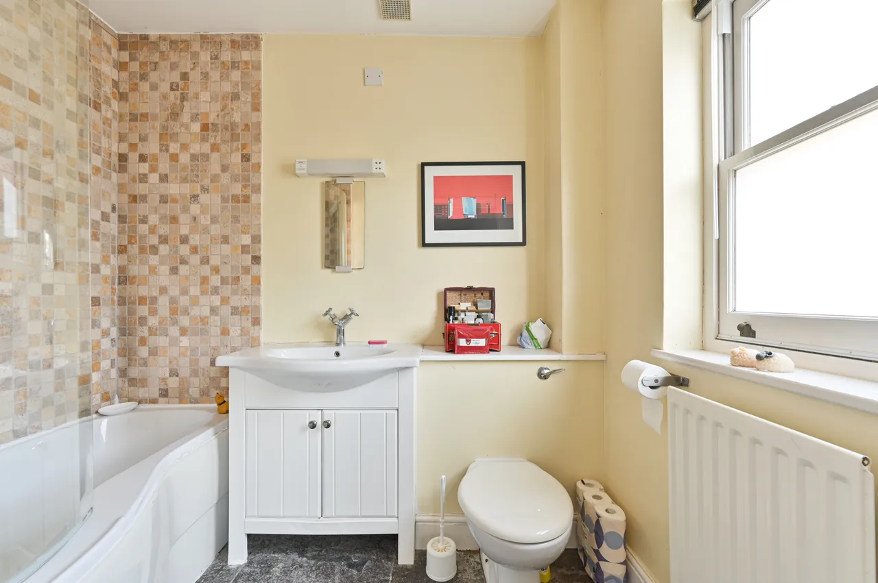 2 Woodlands Terrace, Rodenhurst Road, London, photo 12