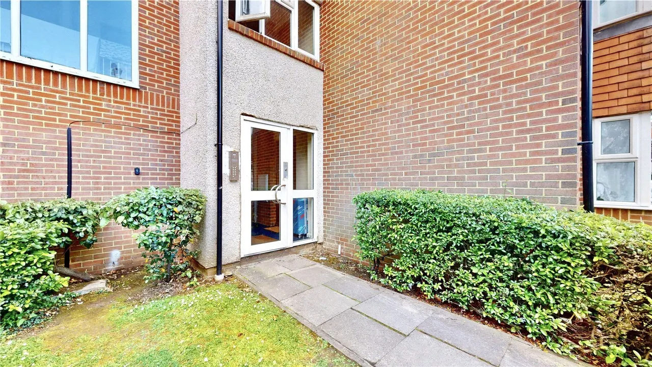 Heatherwood Drive, Hayes, UB4, photo 8