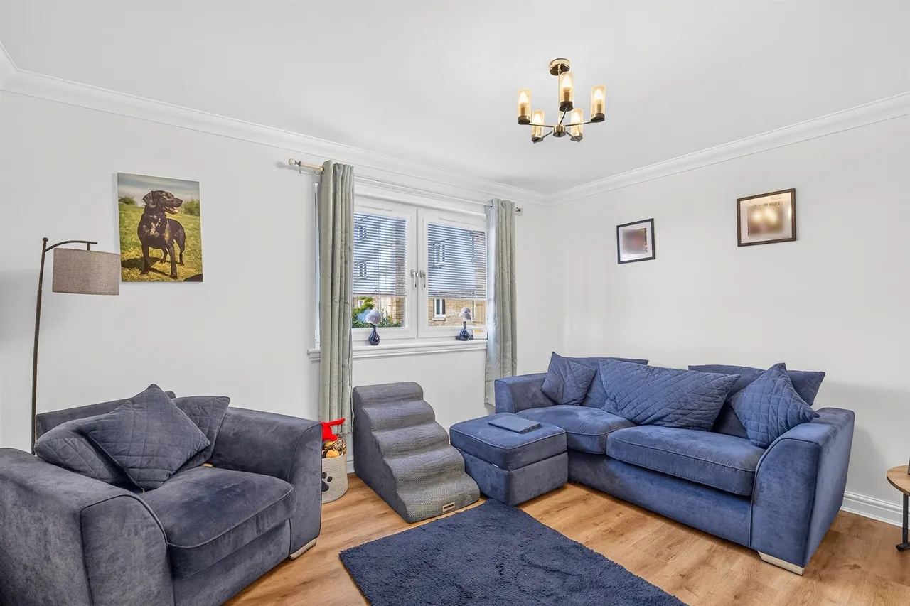 Newlands Court, Bathgate, EH48, photo 2