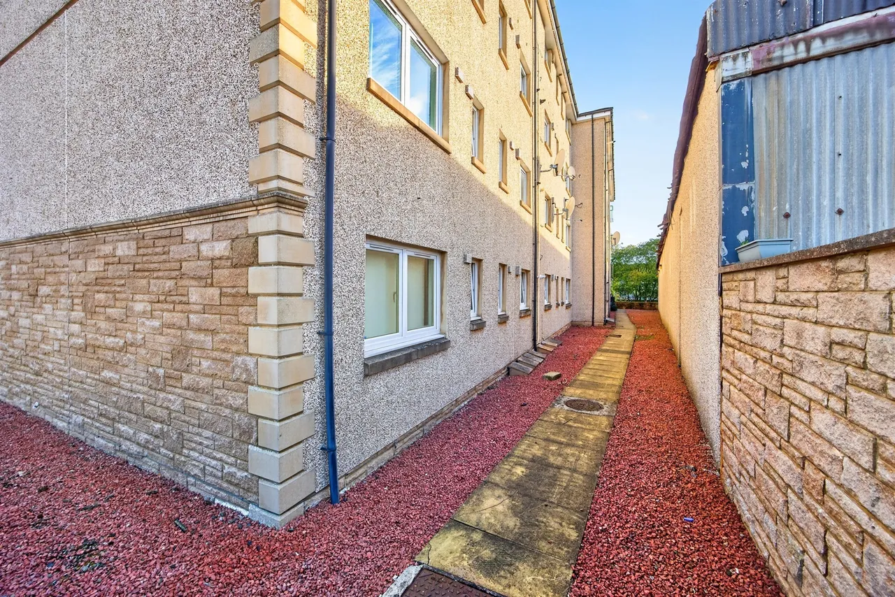 Newlands Court, Bathgate, EH48, photo 19
