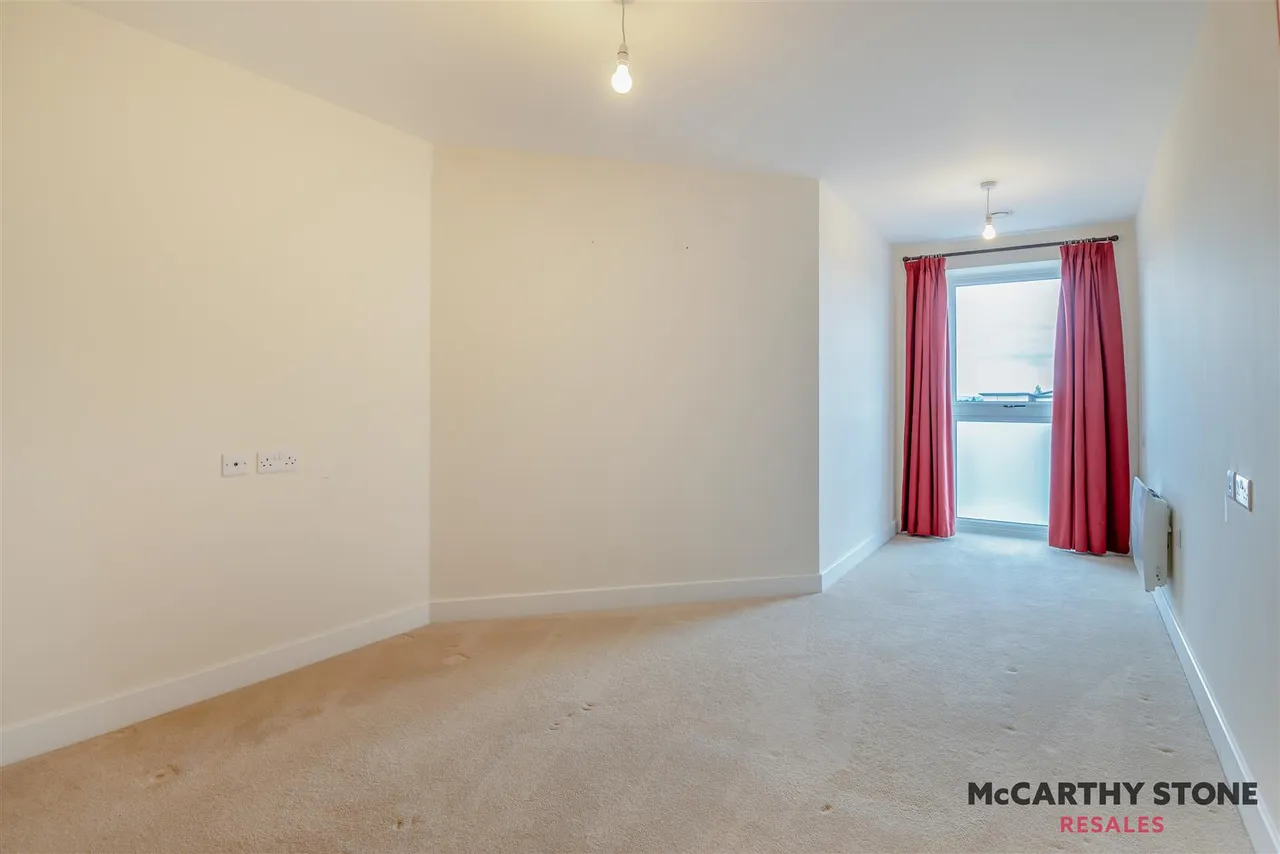 Lowry Way, Swindon, SN3, photo 6