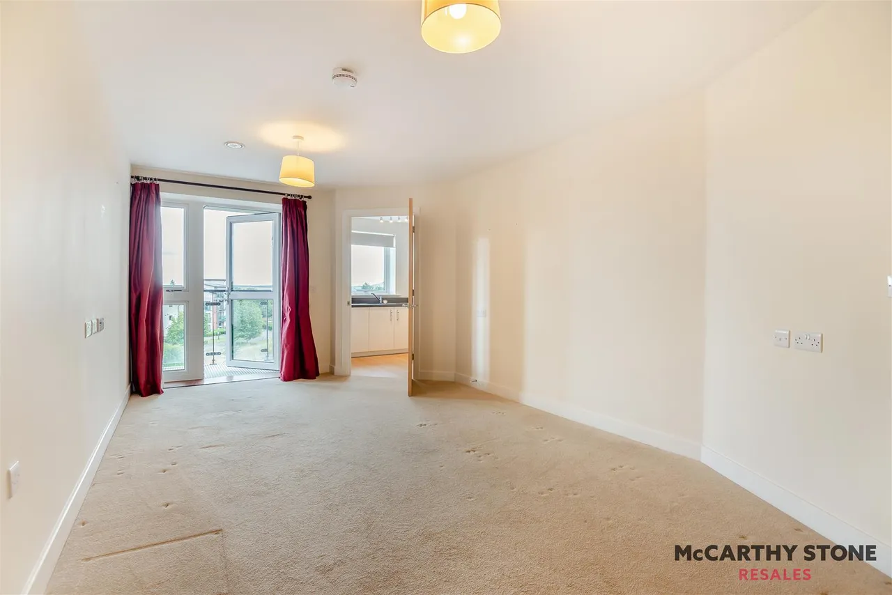 Lowry Way, Swindon, SN3, photo 4