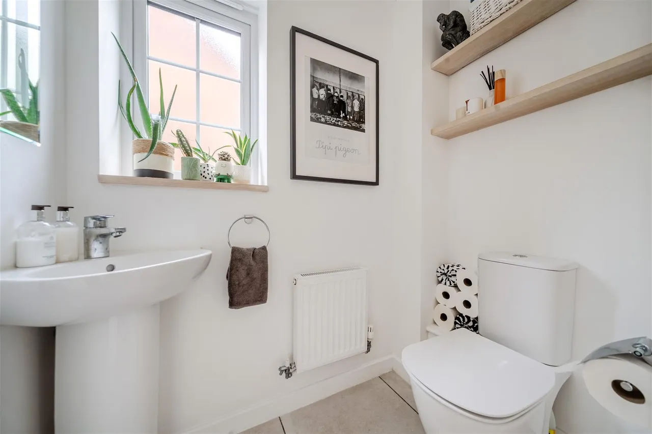 Erghum Lane, Devizes, SN10, photo 17