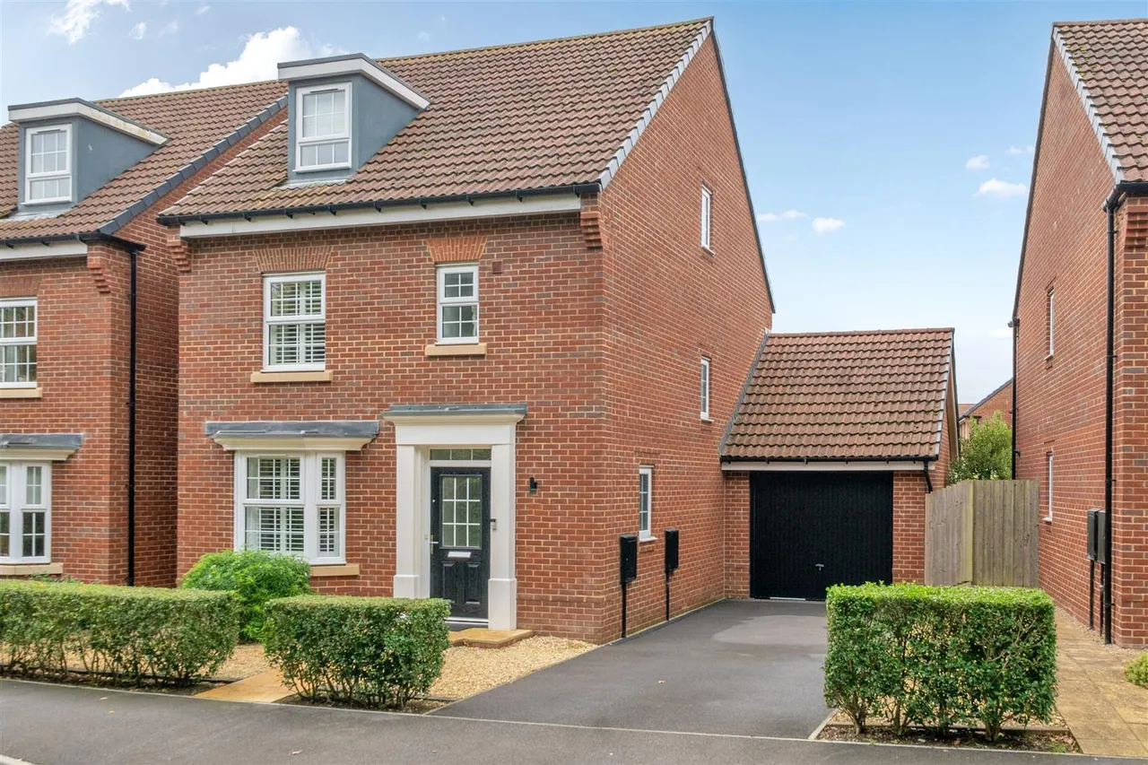 Erghum Lane, Devizes, SN10, photo 20