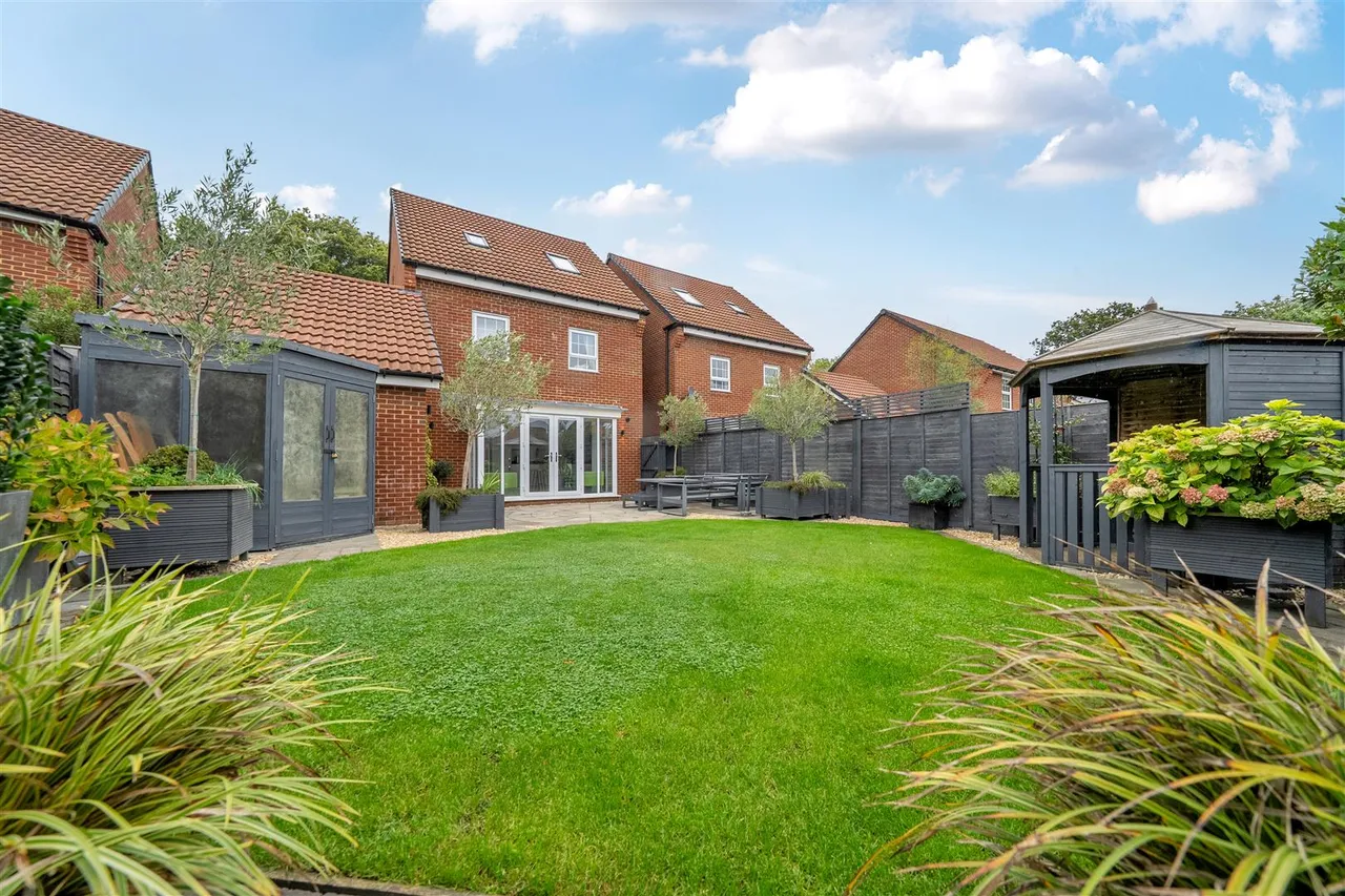 Erghum Lane, Devizes, SN10, photo 2