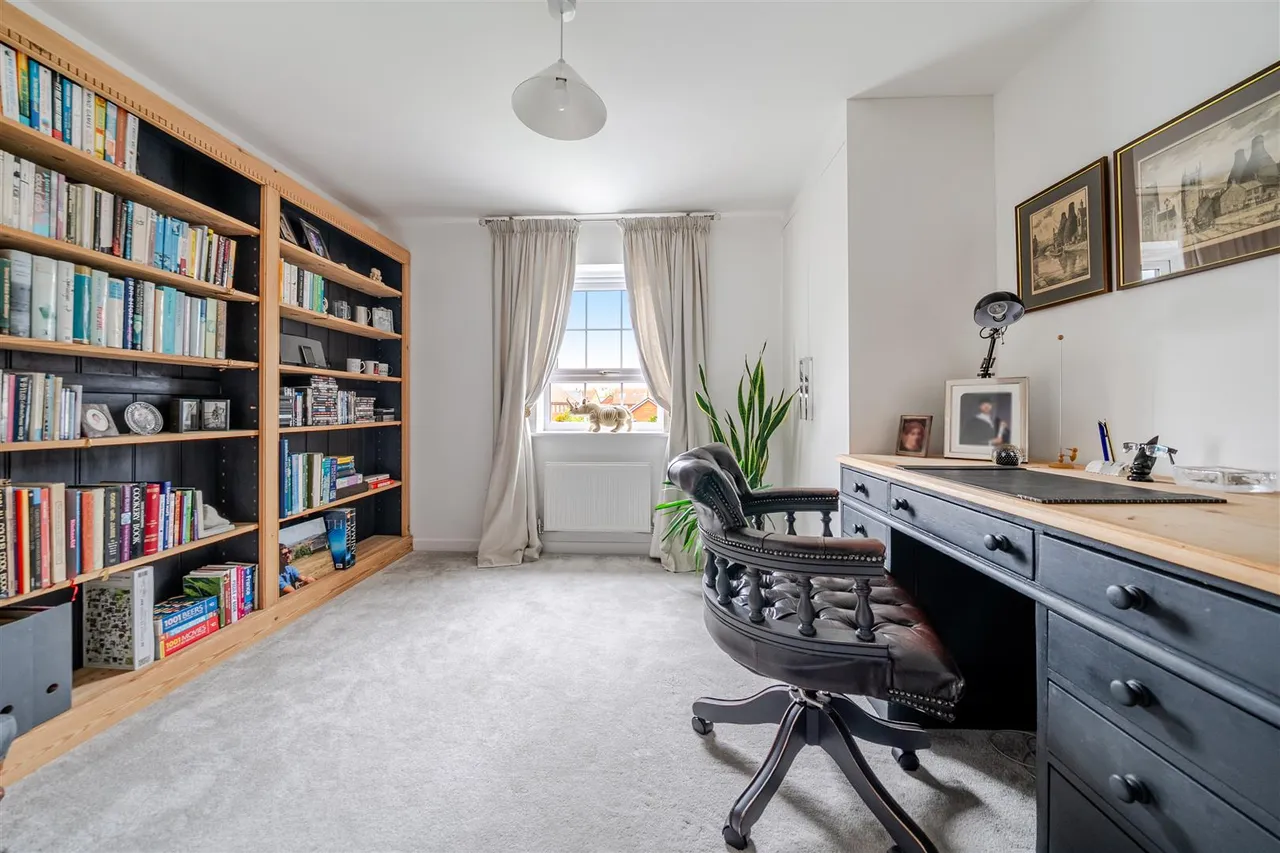 Erghum Lane, Devizes, SN10, photo 12