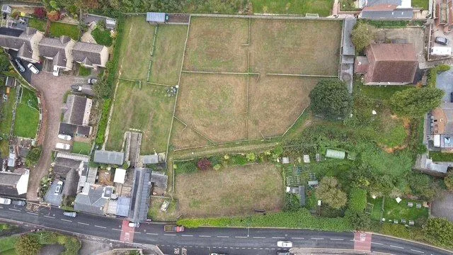 Brook Hill, Thorpe Hesley, S61, photo 4