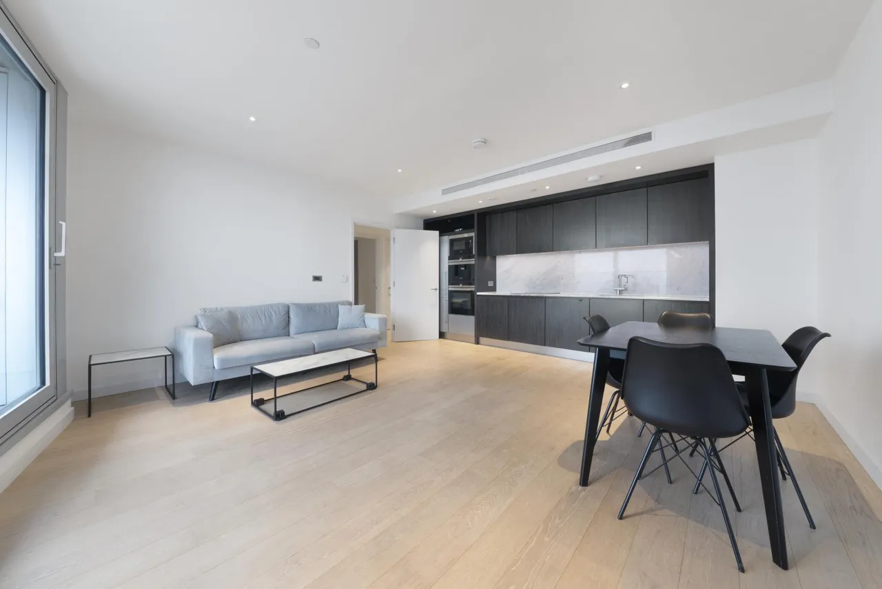 Biscayne Avenue, Canary Wharf, E14, photo 3