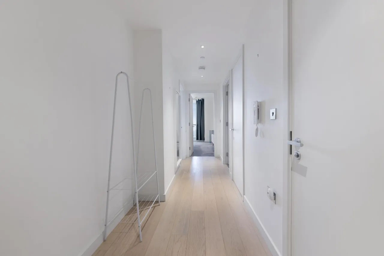 Biscayne Avenue, Canary Wharf, E14, photo 11