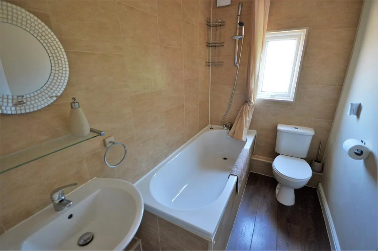 Manor Street, Wigston, LE18, photo 5