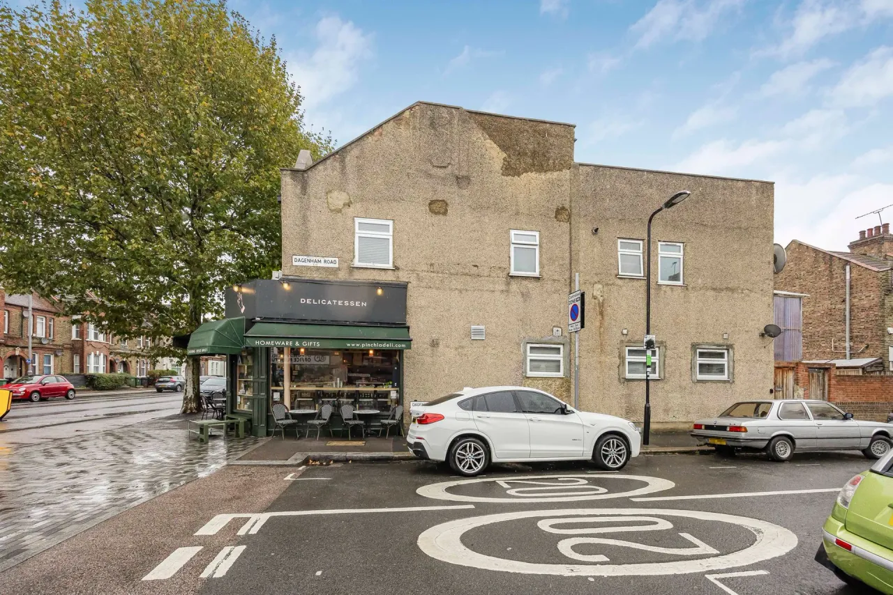 Lea Bridge Road, Leyton, E10, photo 10
