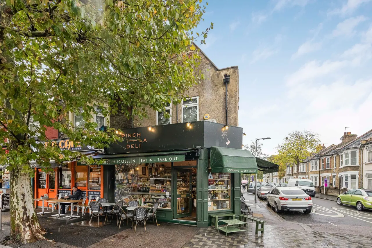 Lea Bridge Road, Leyton, E10, photo 12