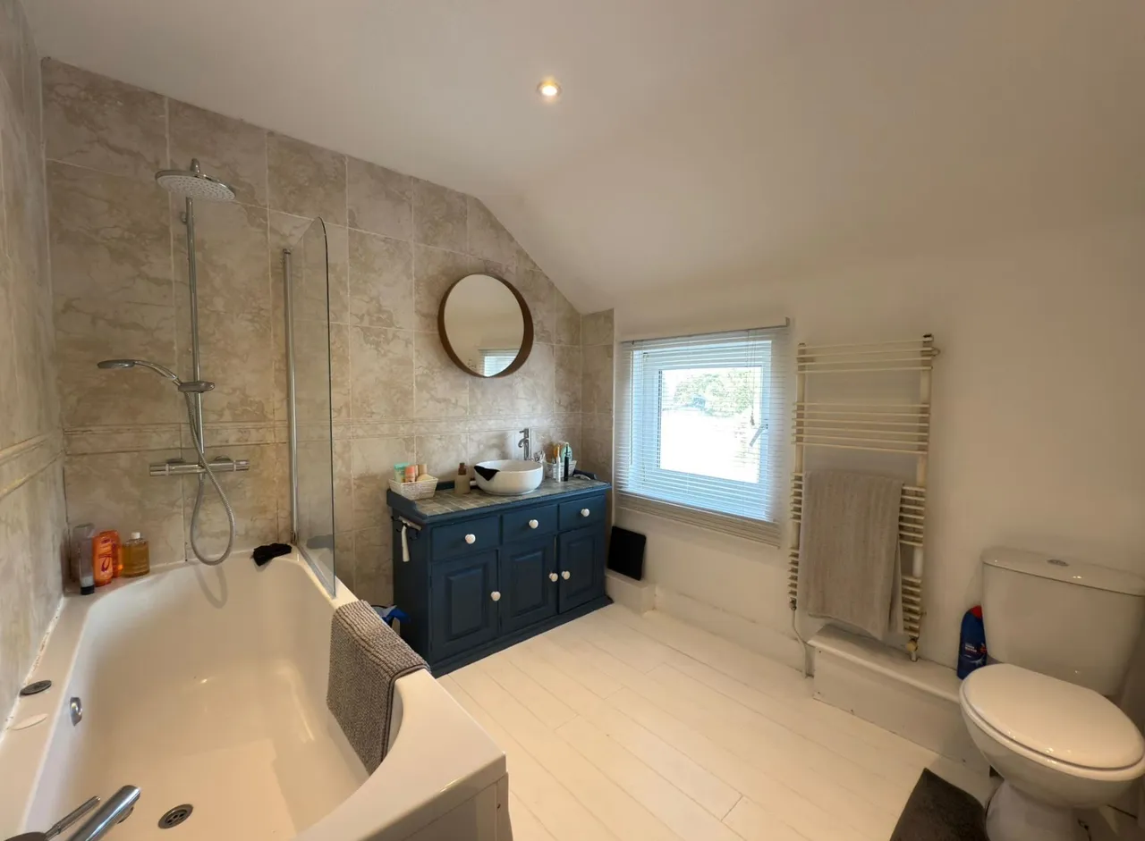 Raymond Cottages, Upper Green, SG5, photo 16