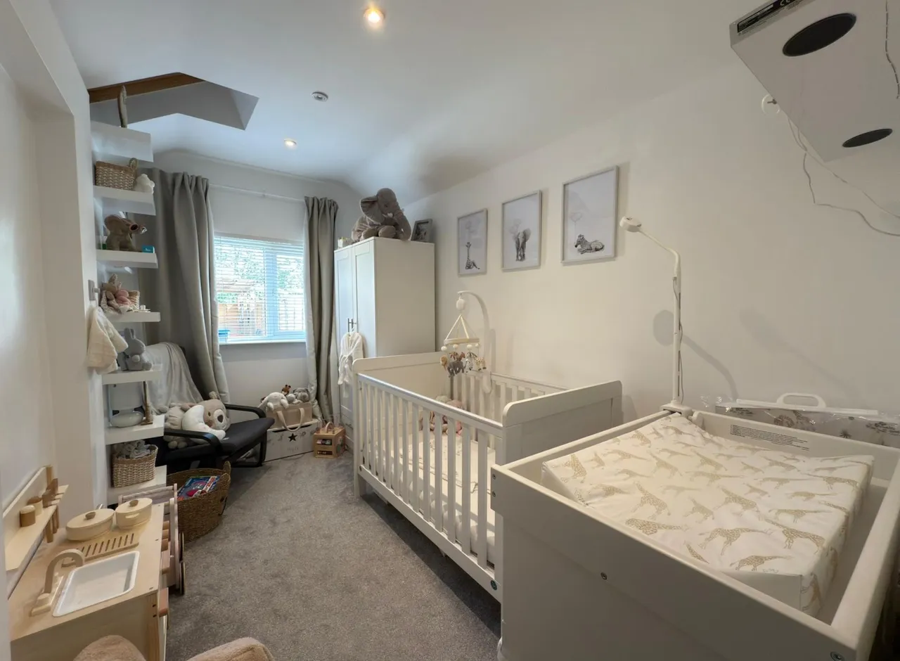 Raymond Cottages, Upper Green, SG5, photo 10