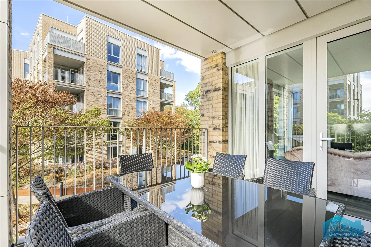 Medawar Drive, London, NW7, photo 17