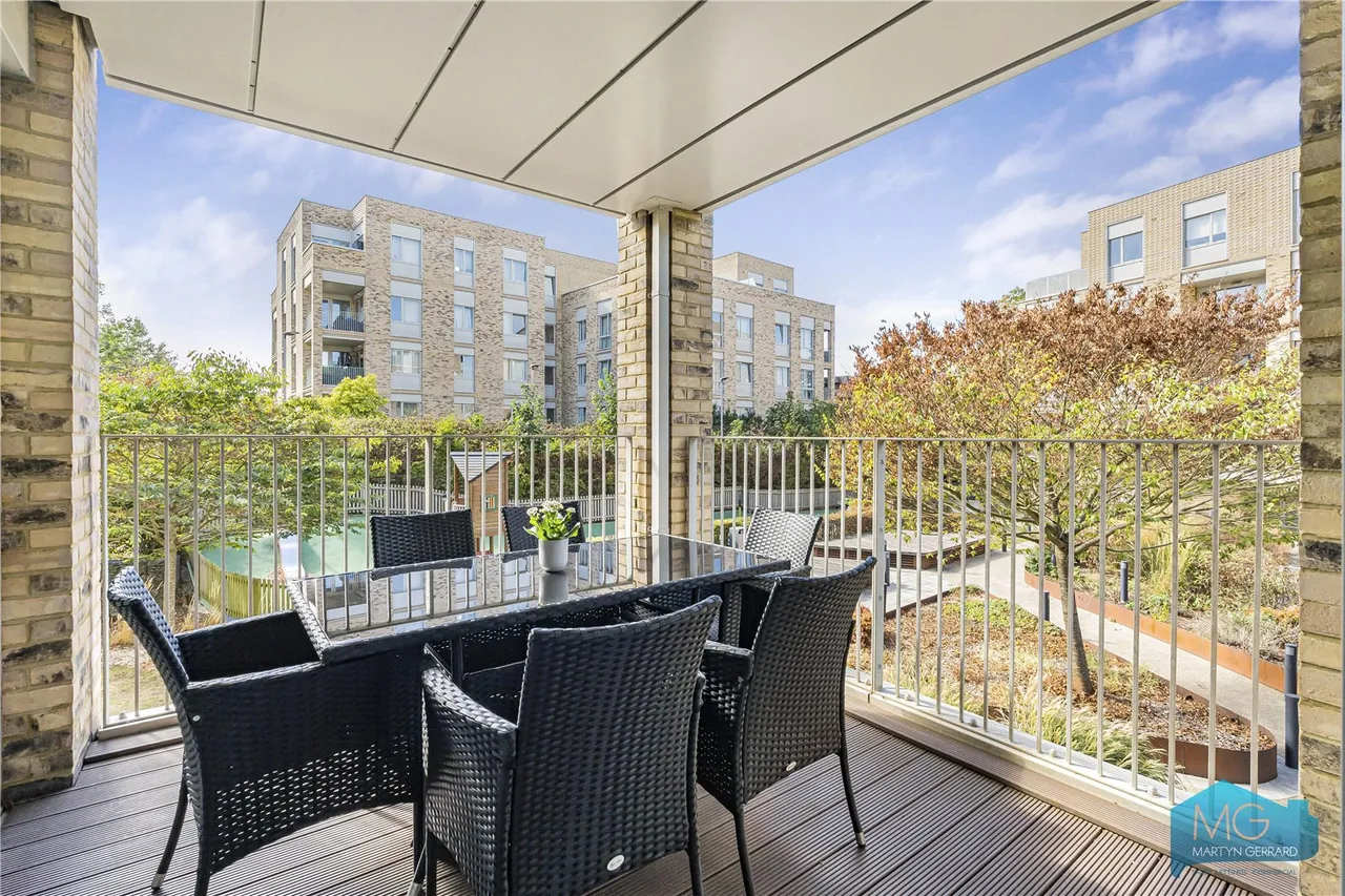 Medawar Drive, London, NW7, photo 4