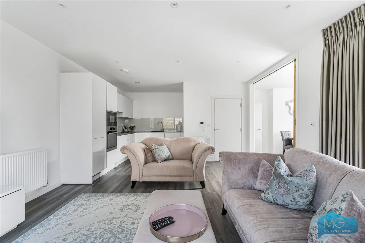 Medawar Drive, London, NW7, photo 13