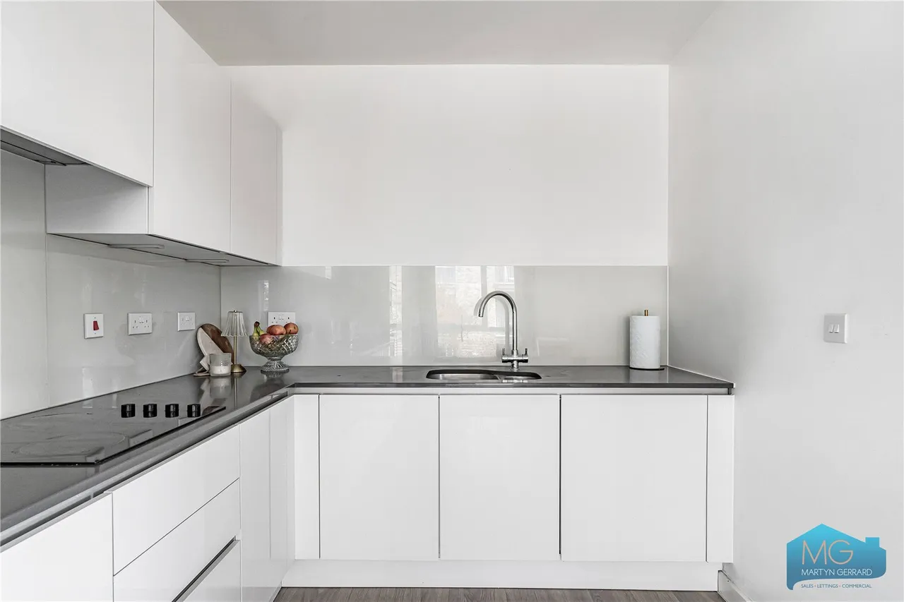 Medawar Drive, London, NW7, photo 15