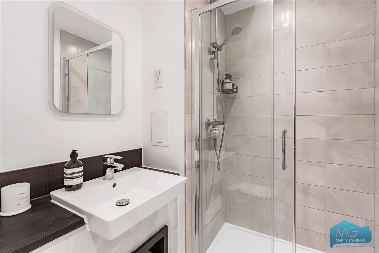 Medawar Drive, London, NW7, photo 10