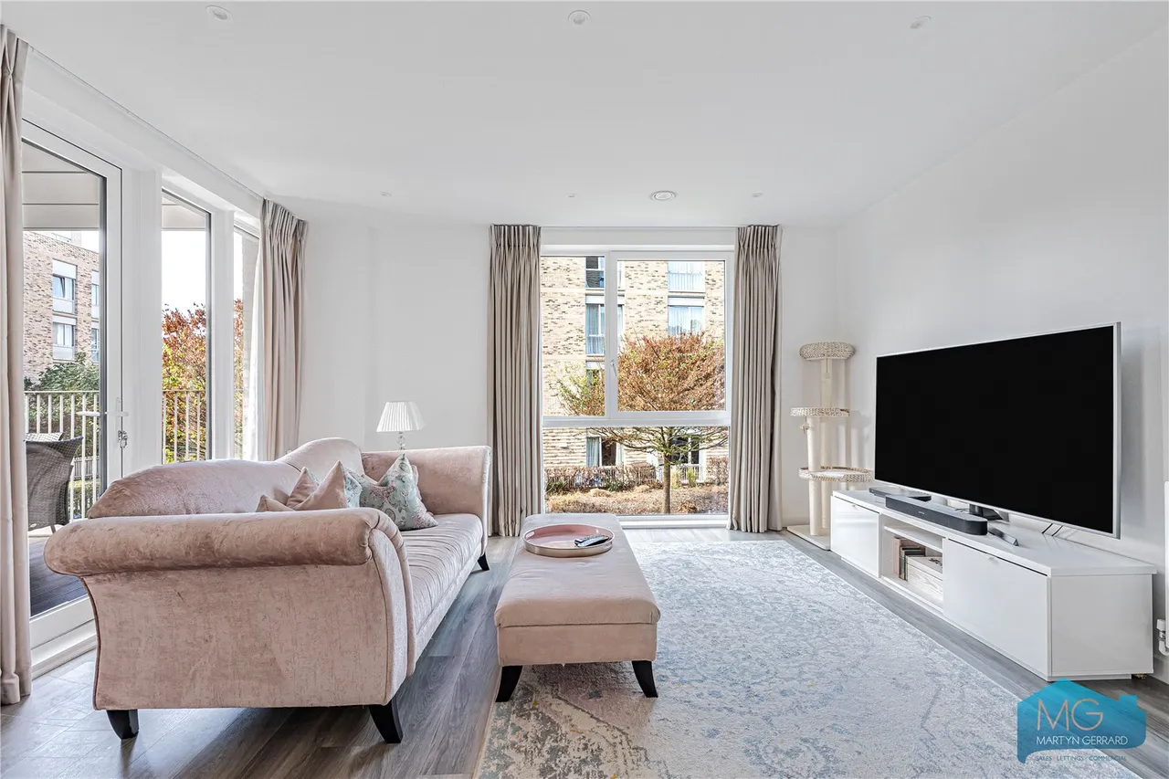 Medawar Drive, London, NW7, photo 2