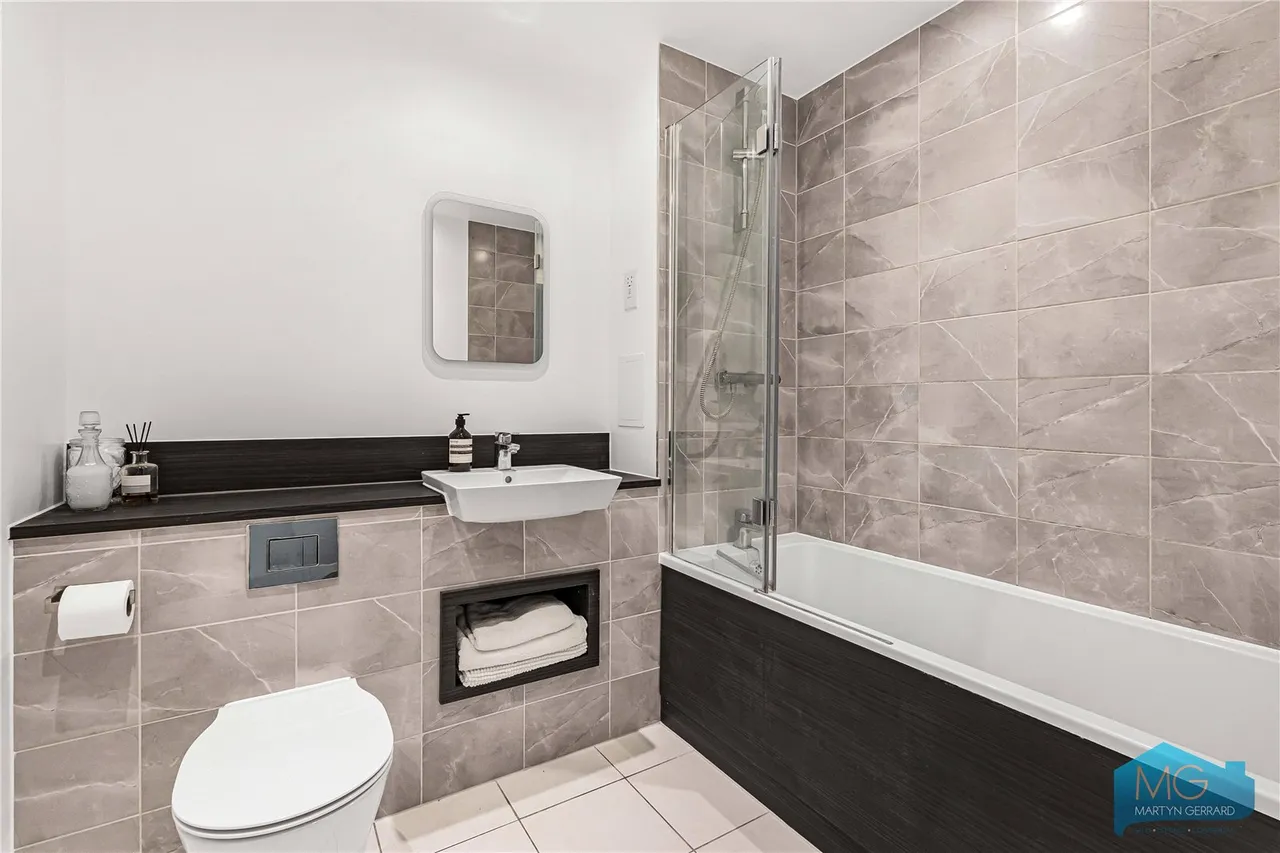 Medawar Drive, London, NW7, photo 5