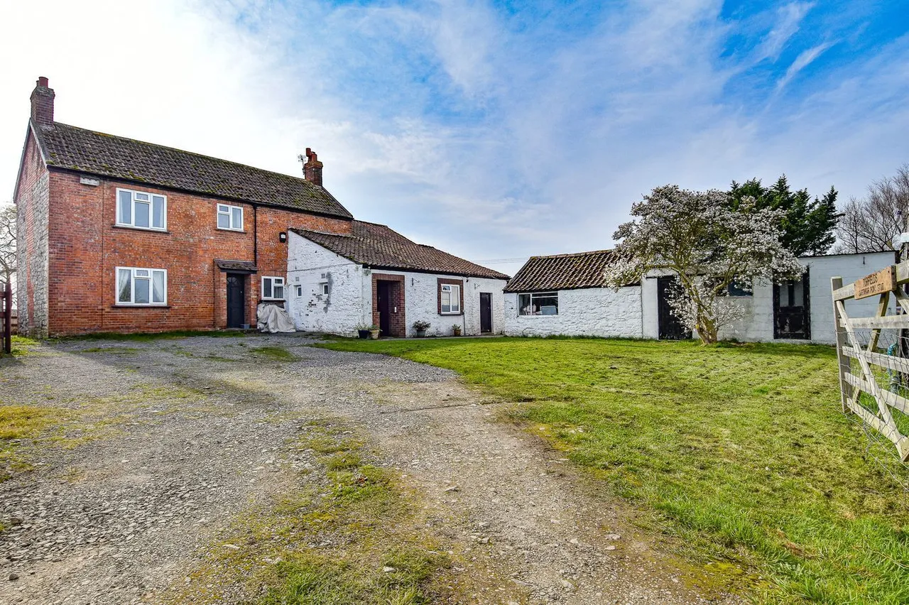 Stables and Five Acres off Merry Lane, East Huntspill, TA9, photo 29