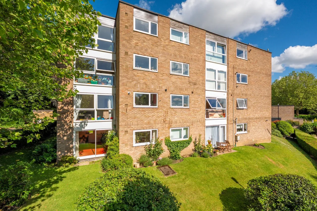 2 bed flat to rent, Gledhow Wood Close, Leeds, LS8