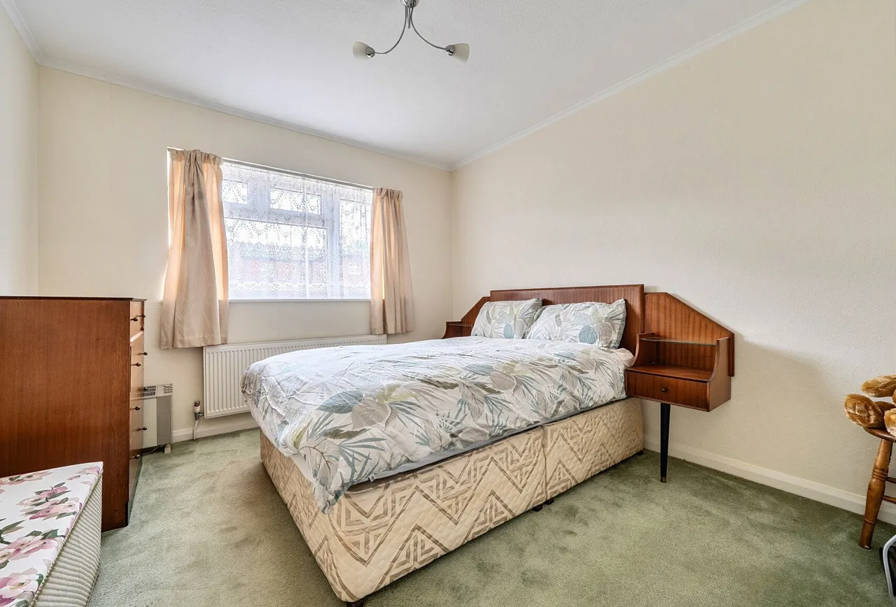 Orchard Close, Surrey, Horley Row, RH6 8BD, photo 8