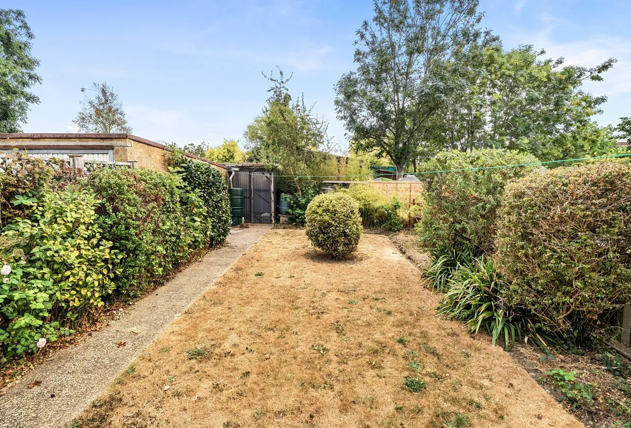Orchard Close, Surrey, Horley Row, RH6 8BD, photo 10