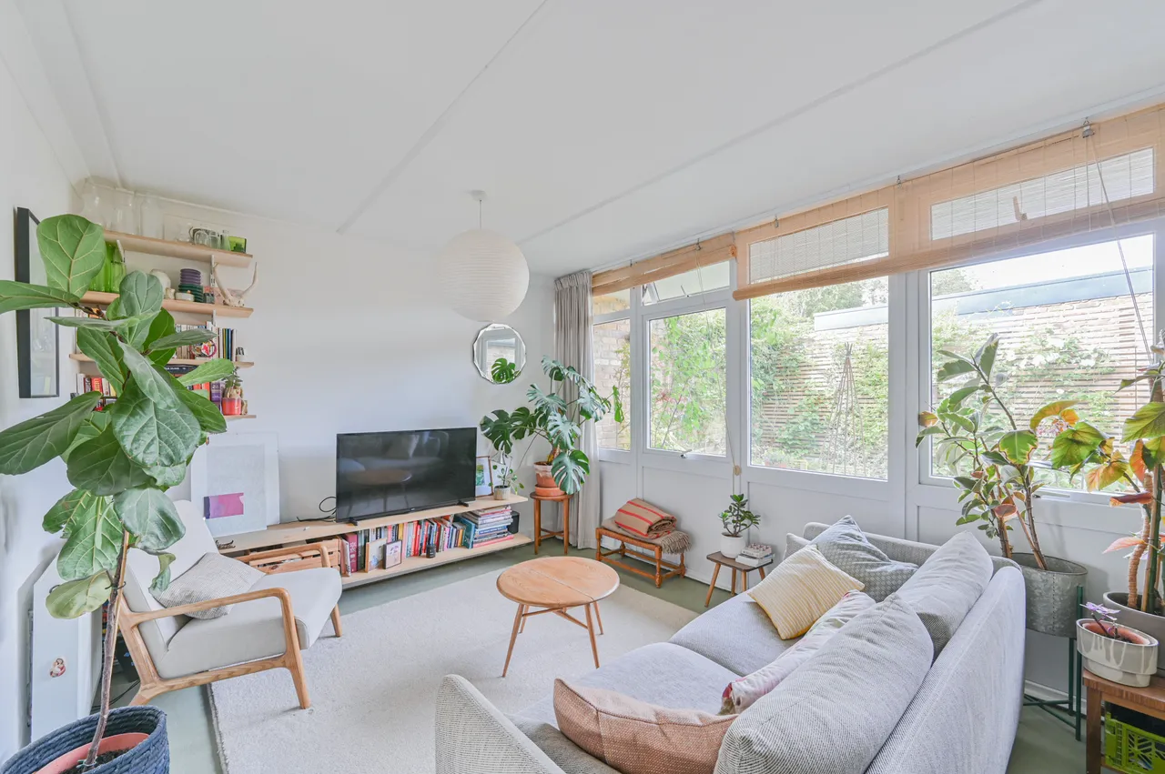 1 bed flat for sale — 13 Dingley Lane, London