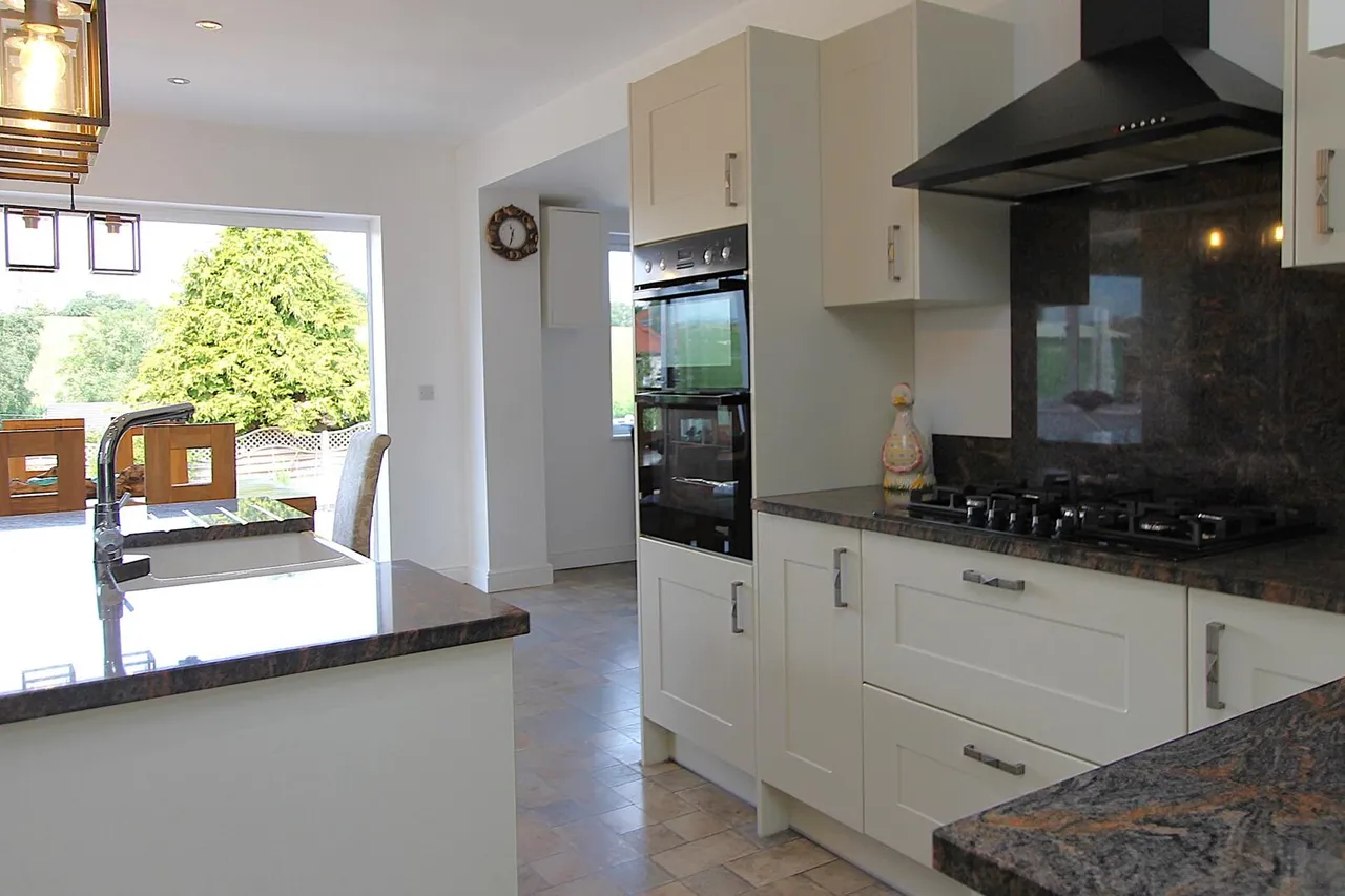 Heath Drive, Kidderminster, photo 4