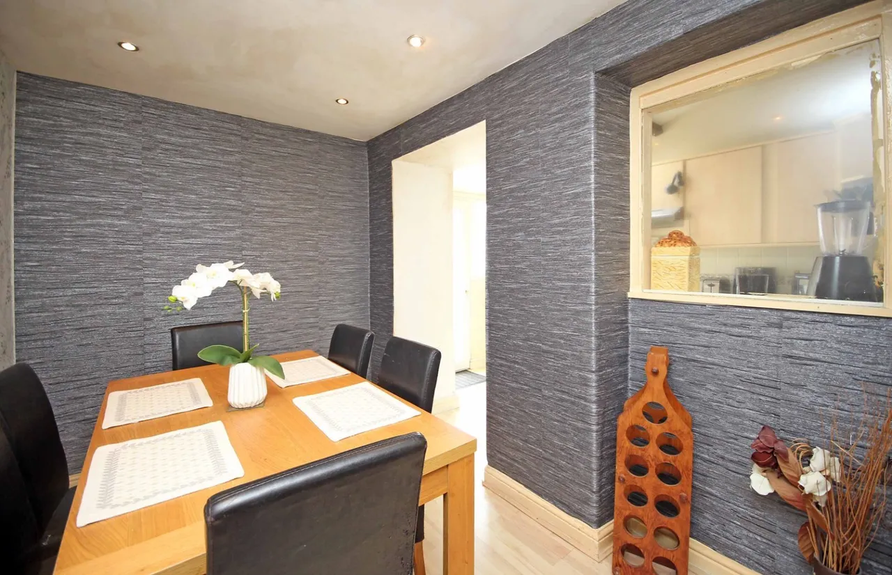 Roland Street, Holyhead, photo 6