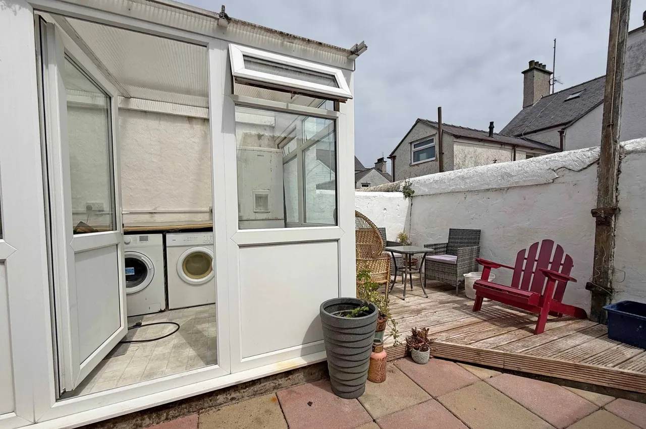 Roland Street, Holyhead, photo 14