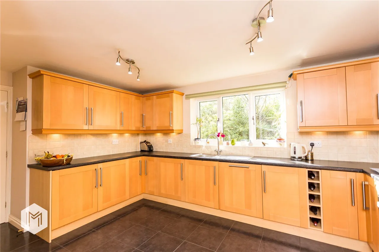 Whitland Avenue, Bolton, BL1 5FB, photo 17