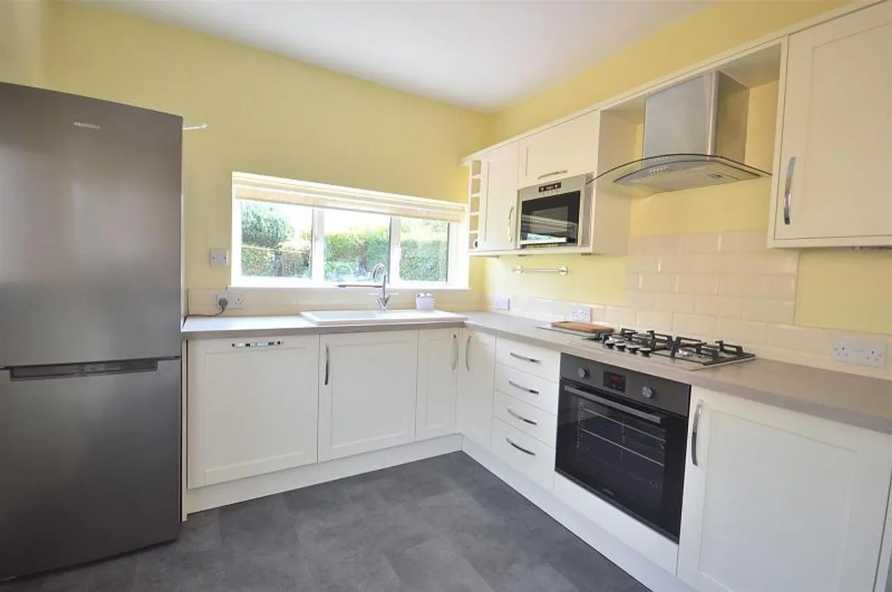 Wincham Road, Sale, photo 4